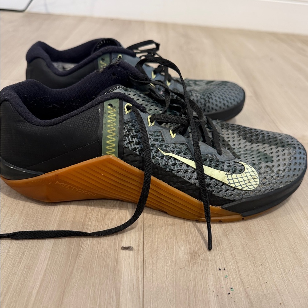 Nike Metcon Training Shoes Black, Gray, and green. Camouflage pattern
